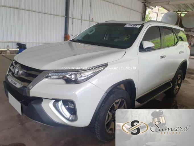 TOYOTA HILUX SW4 19/19