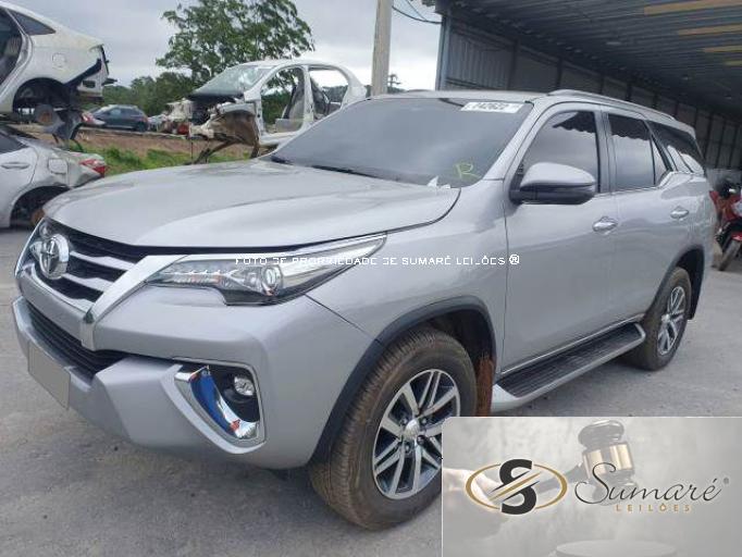 TOYOTA HILUX SW4 21/21