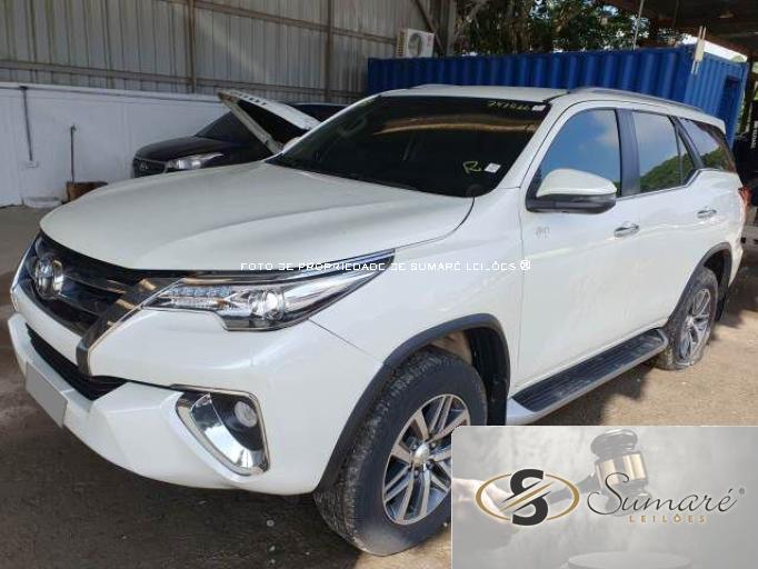 TOYOTA HILUX SW4 20/20