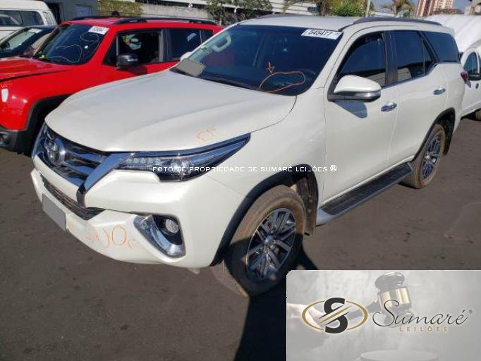 TOYOTA HILUX SW4 16/16