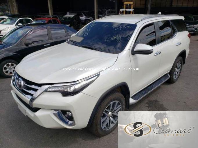 TOYOTA HILUX SW4 18/18