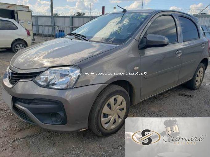 TOYOTA ETIOS 18/18