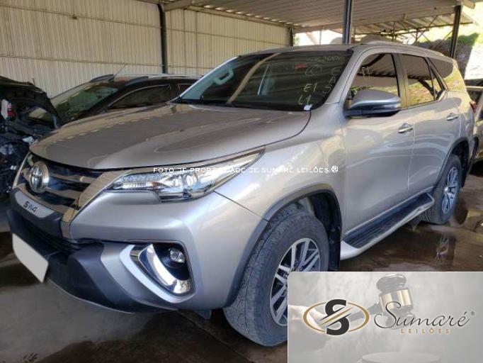 TOYOTA HILUX SW4 17/17 