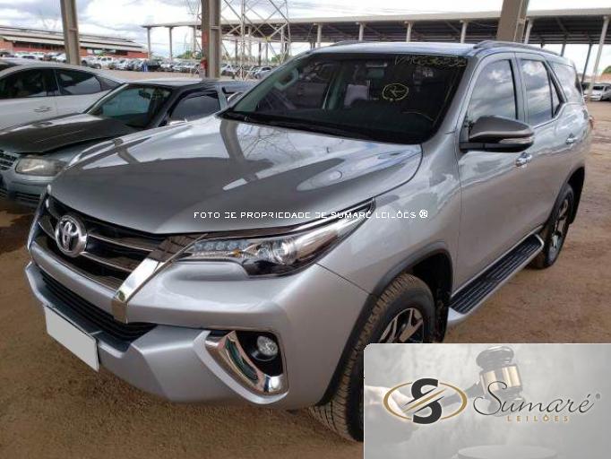 TOYOTA HILUX SW4 16/16 TOYOTA HILUX SW4 16/16