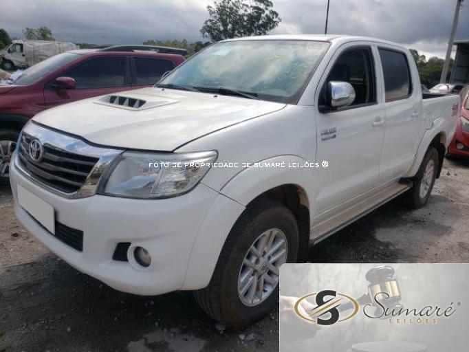 TOYOTA HILUX CD 15/15